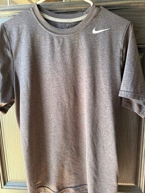 Nike Men's Short-Sleeve Athletic Tee — Dark Gray with White Swoosh